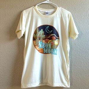 Small Shop Women’s T-shirt size Small 🌵🏜️🌙